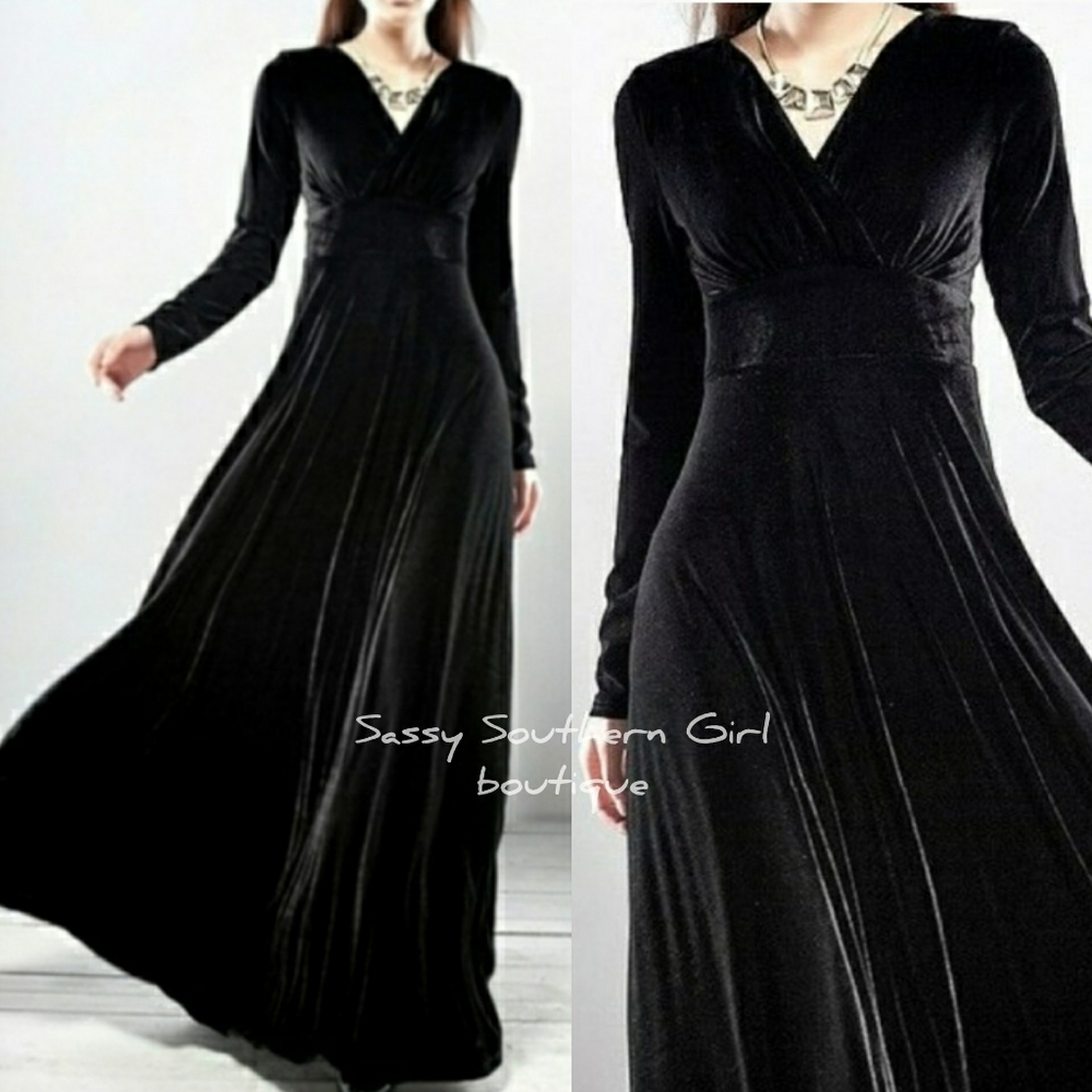 🆕⭐ Black velvet maxi dress
